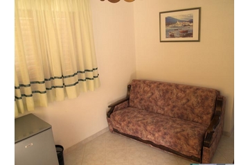 Chorwacja Privát Okrug Donji, Zewnątrz